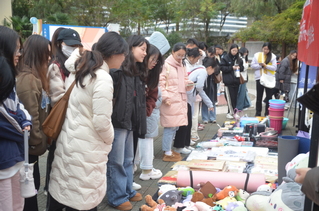 旧物流芳暖寒序，山岚书香绘童曦...